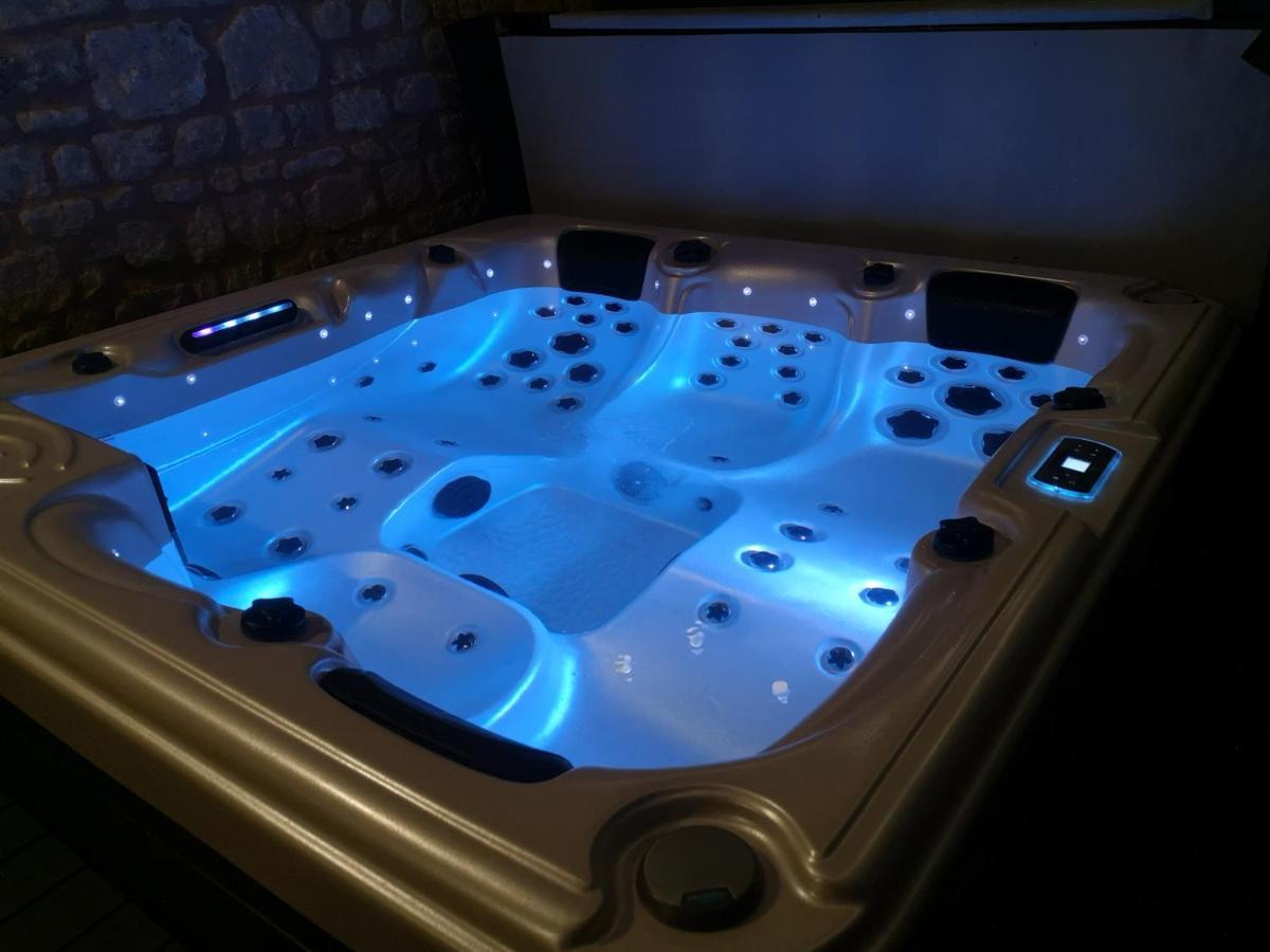 Gite La Grange De La Trigalle Avec Spa Professionnel Privatif Valognes Ngoại thất bức ảnh