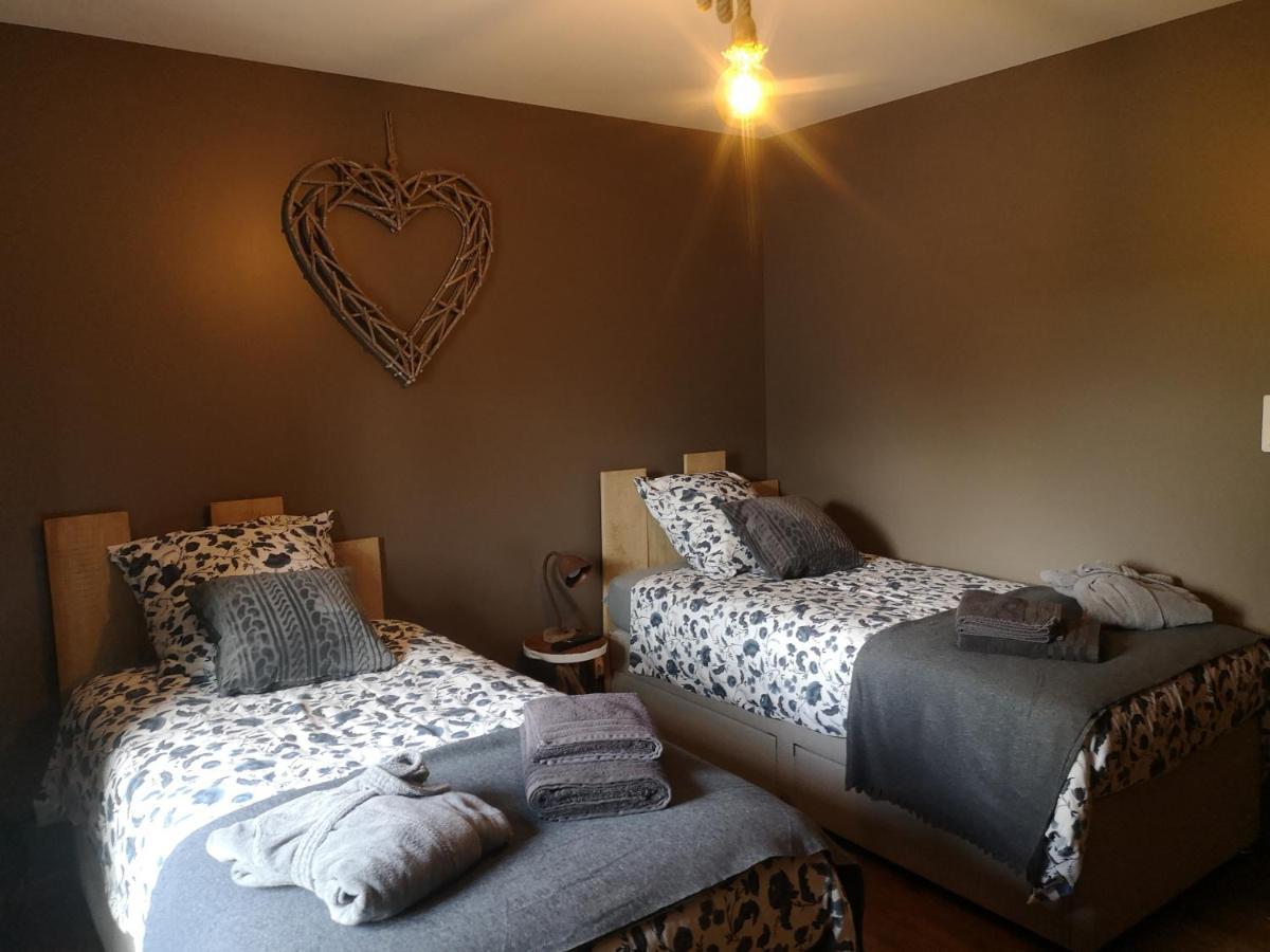 Gite La Grange De La Trigalle Avec Spa Professionnel Privatif Valognes Ngoại thất bức ảnh
